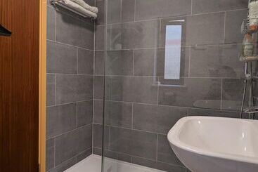 New Bright And Sunny Flat In Oxford City Centre