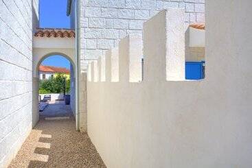 Pax Houses