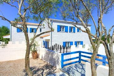 Pax Houses