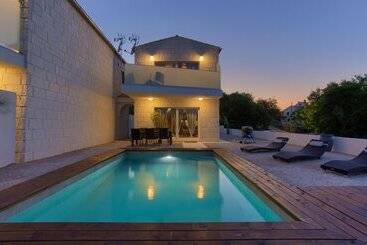 Pax Houses