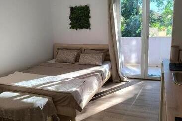 پانسیون Apartment And Rooms Vilma