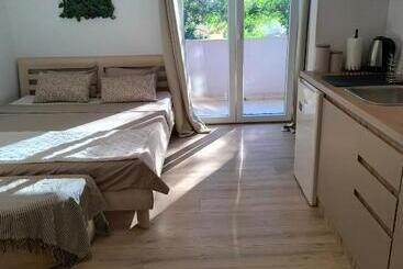 پانسیون Apartment And Rooms Vilma