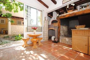 Vila Marija Parada