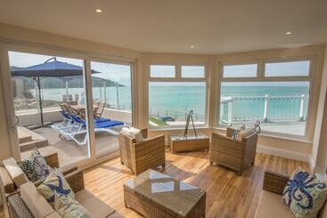 شقق خاصة سياحية Beachside Apartment On The Beach