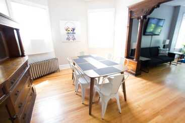 Classic Lincoln Park Charmer 3bdr Steps To Train
