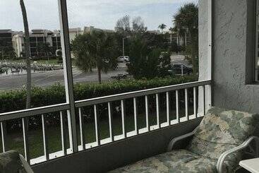 Eagle Cay Condo