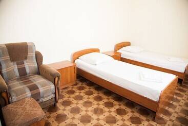 پانسیون Leto Guest House