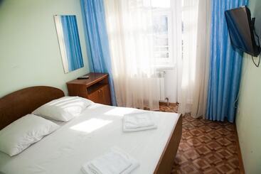 پانسیون Leto Guest House