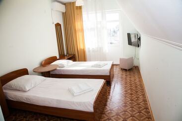 پانسیون Leto Guest House