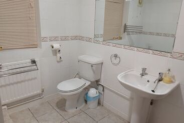 پانسیون Simerock Guest House