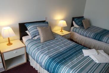 پانسیون Simerock Guest House