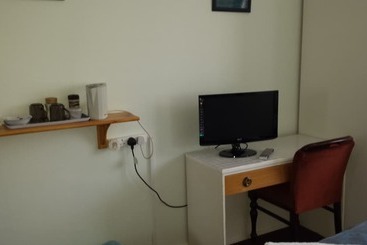 پانسیون Simerock Guest House