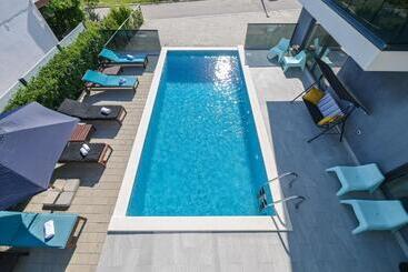 Pool Villa Vistamar