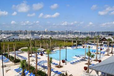 Harborside At Charleston Harbor Resort And Marina