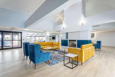 هتل Comfort Inn & Suites Chattanooga East Ridge