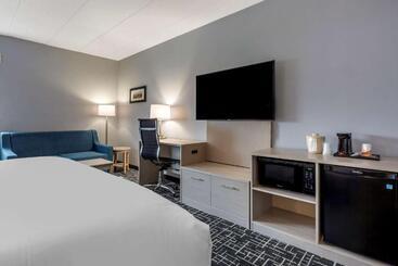 호텔 Comfort Inn Hyannis  Cape Cod