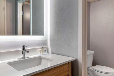 호텔 Comfort Inn Hyannis  Cape Cod