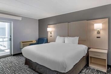 호텔 Comfort Inn Hyannis  Cape Cod