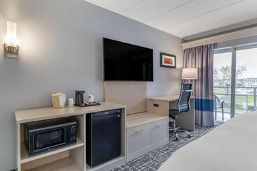 호텔 Comfort Inn Hyannis  Cape Cod