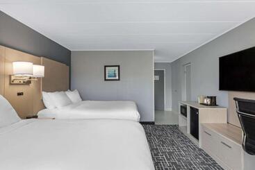 호텔 Comfort Inn Hyannis  Cape Cod