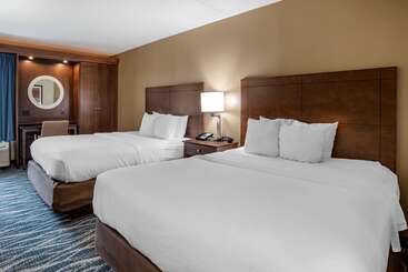 هتل Comfort Inn & Suites Newark  Wilmington