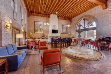 هتل Comfort Suites At Sabino Canyon