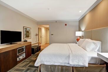 هتل Hampton Inn Charlestonnorth