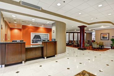 هتل Hampton Inn Charlestonnorth