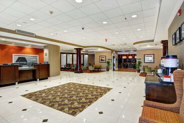 هتل Hampton Inn Charlestonnorth