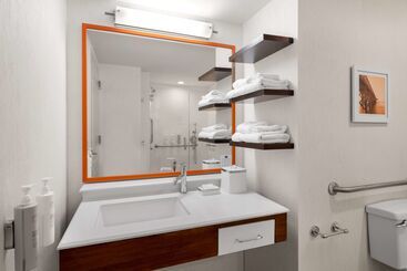 هتل Hampton Inn Charlestonnorth
