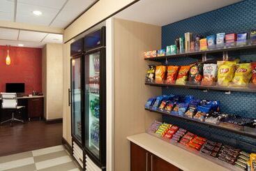 Отель Hampton Inn Charlestonsouthridge