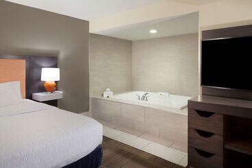 Отель Hampton Inn Charlestonsouthridge