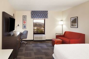 Отель Hampton Inn Charlestonsouthridge