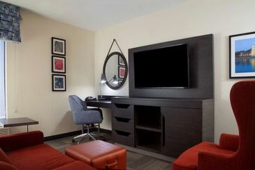 Отель Hampton Inn Charlestonsouthridge