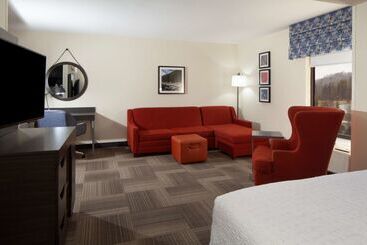 Отель Hampton Inn Charlestonsouthridge