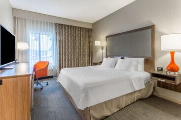 هتل Hampton Inn Eau Claire
