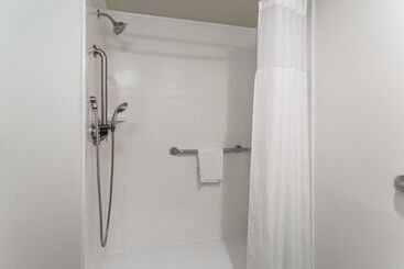 هتل Hampton Inn Eau Claire