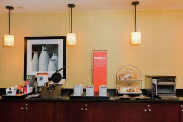 هتل Hampton Inn Eau Claire