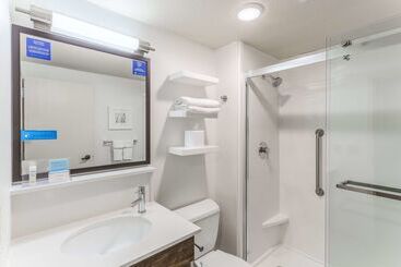 هتل Hampton Inn Eau Claire