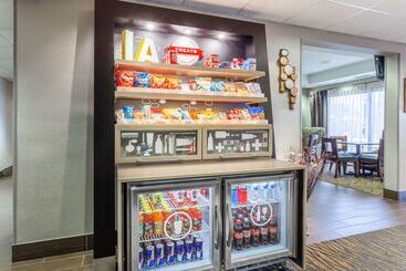 هتل Hampton Inn Eau Claire