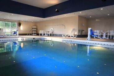 هتل Hampton Inn Eau Claire