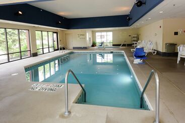 هتل Hampton Inn Eau Claire