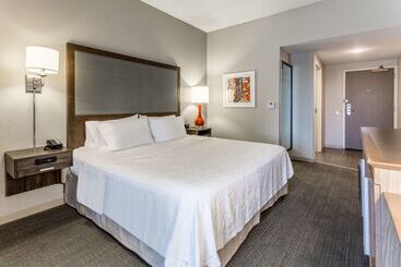 هتل Hampton Inn Eau Claire