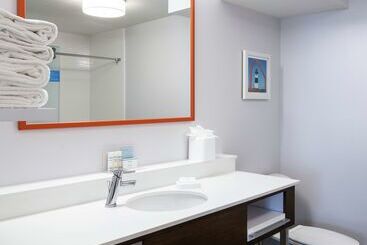 هتل Hampton Inn Eriesouth