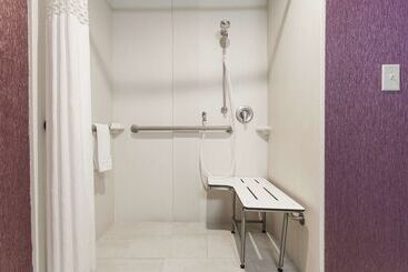 هتل Hampton Inn By Hilton Hopewell Fort Gregg Adams