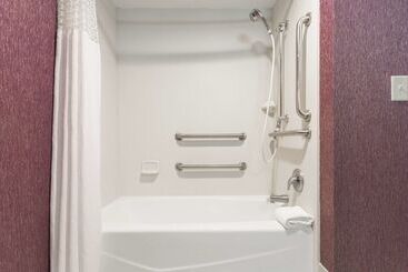 هتل Hampton Inn By Hilton Hopewell Fort Gregg Adams