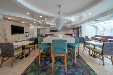 هتل Hampton Inn By Hilton Hopewell Fort Gregg Adams