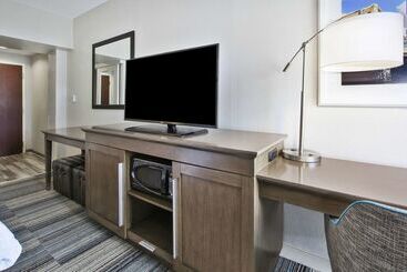 هتل Hampton Inn Pittsburgh University/medical Center