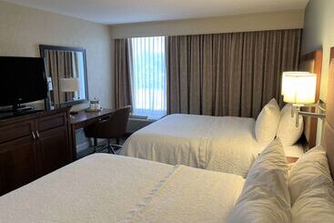 هتل Wingate By Wyndham St Louis Airport