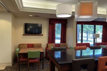 هتل Wingate By Wyndham St Louis Airport